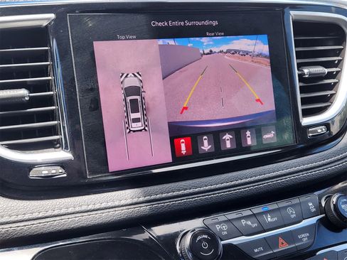 Used 2021 Chrysler Pacifica Limited w/ Premium & Safety Sphere Group image 17