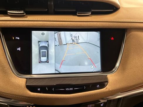 Used 2017 Cadillac XT5 Platinum w/ Driver Assist Package image 18