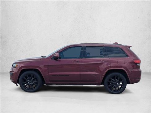 Used 2018 Jeep Grand Cherokee Altitude RWD image 8