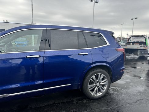 Used 2024 Cadillac XT6 Premium Luxury w/ Technology Package image 5