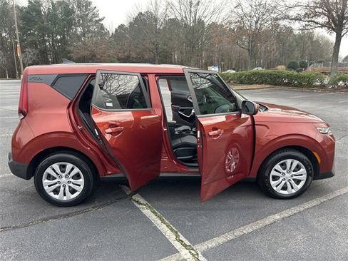 Certified 2022 Kia Soul LX image 24