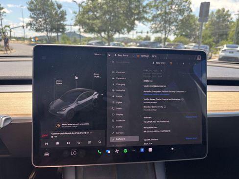 Used 2021 Tesla Model Y Long Range AWD/4WD image 29