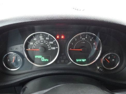 Used 2018 Jeep Wrangler Sport w/ Connectivity Group image 24