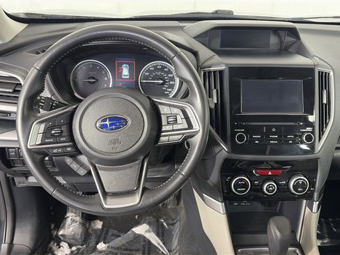 Used 2023 Subaru Forester Premium image 3