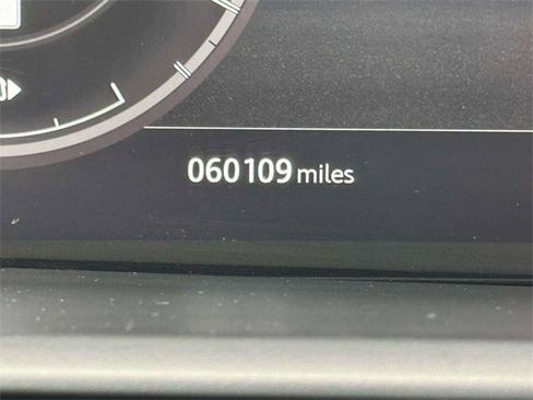 Used 2020 Land Rover Discovery HSE image 26