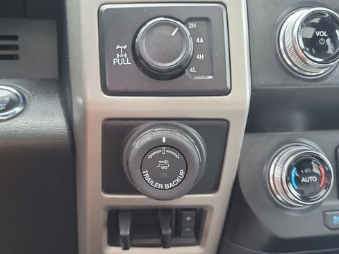 Used 2020 Ford F150 Lariat w/ Equipment Group 502A Luxury AWD/4WD image 28