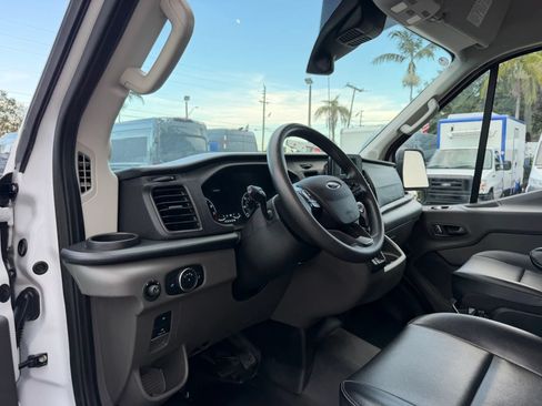 Used 2025 Ford Transit 250 148 High Roof Extended RWD image 12