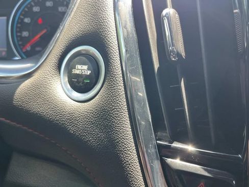 Used 2023 Chevrolet Traverse RS w/ LPO, Floor Liner Package FWD image 37