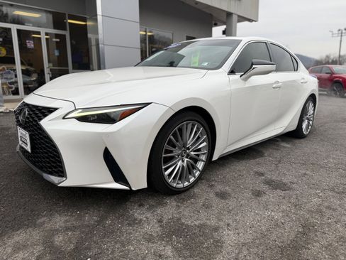 Used 2022 Lexus IS 300 AWD w/ Premium Package image 4
