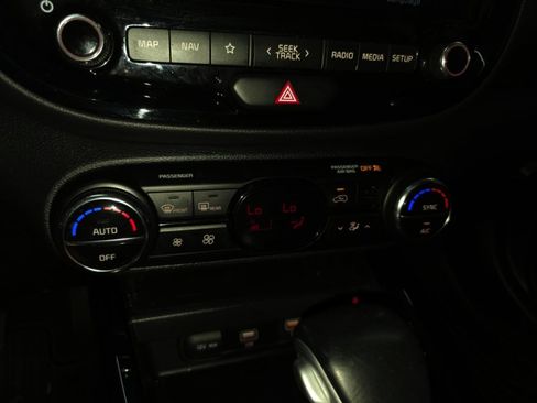 Used 2021 Kia Soul EX FWD image 19