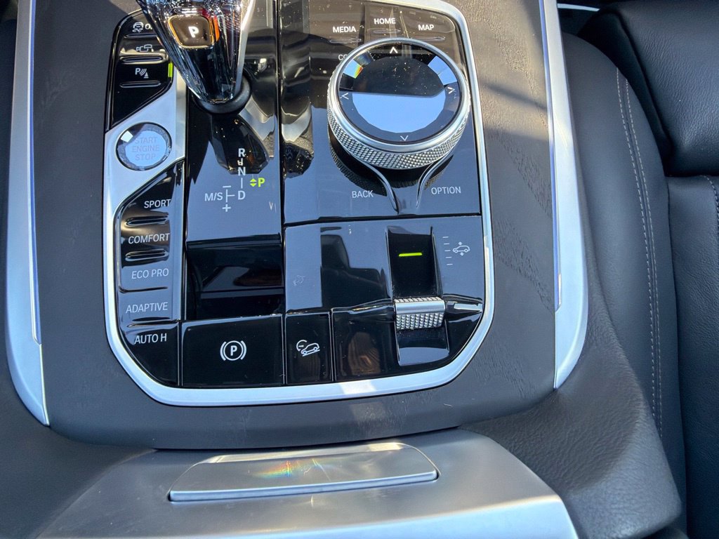 Used 2022 BMW X7 xDrive40i w/ M Sport Package AWD/4WD image 35