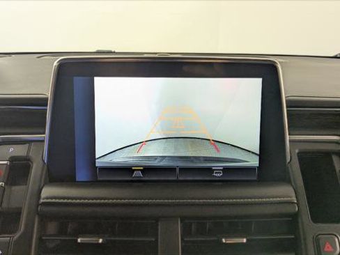 Used 2023 Chevrolet Suburban Premier image 32