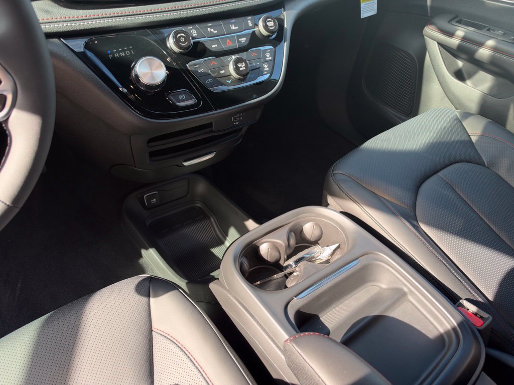 New 2027 Chrysler Pacifica Select AWD/4WD image 34