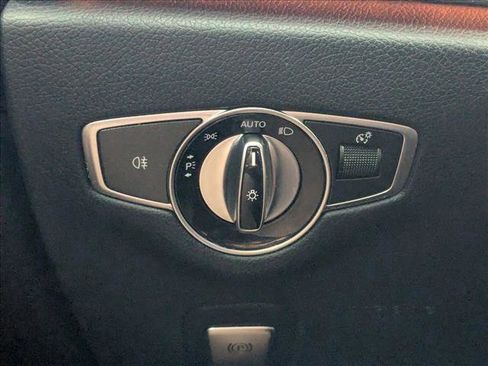 Used 2018 Mercedes-Benz E 400 4MATIC Sedan image 11