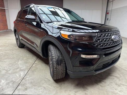 Used 2022 Ford Explorer XLT w/ Equipment Group 202A AWD/4WD image 1