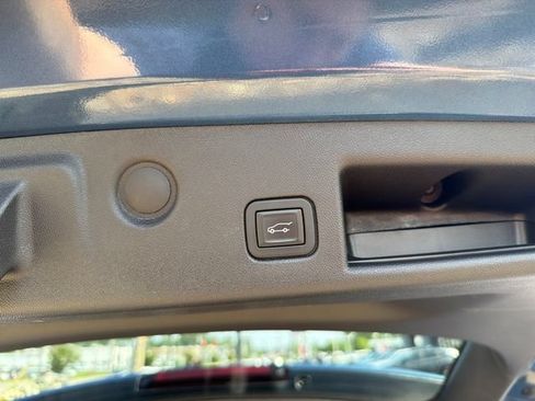 Used 2024 Chevrolet Equinox RS FWD image 9