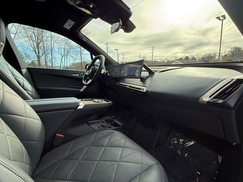 Used 2022 BMW iX xDrive50 w/ Premium Package image 15