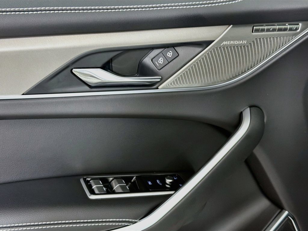 New 2026 Jaguar F-PACE R-Dynamic S AWD/4WD image 18