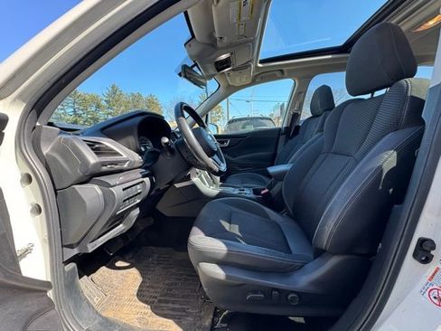 Used 2019 Subaru Forester Premium w/ All-Weather Package image 10