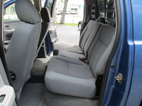 Used 2005 Dodge Dakota SLT image 20