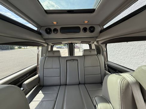 Used 2019 GMC Savana 2500 image 16