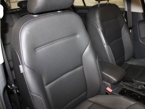 Used 2016 Volkswagen Golf SE FWD image 30