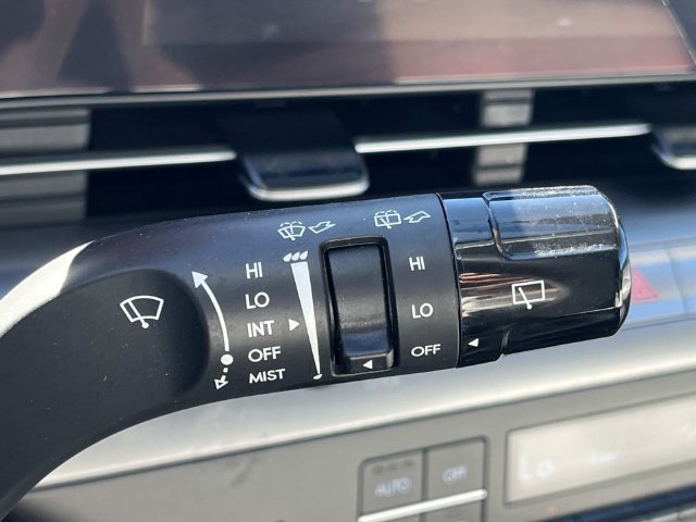 Certified 2025 Hyundai Kona SEL FWD image 38