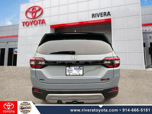 Used 2024 Honda Pilot TrailSport image 6