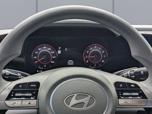 Used 2024 Hyundai Elantra SEL image 29