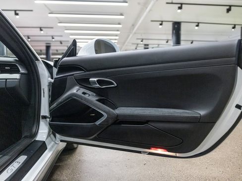 Used 2018 Porsche 911 GT3 w/ Sport Chrono Package image 32
