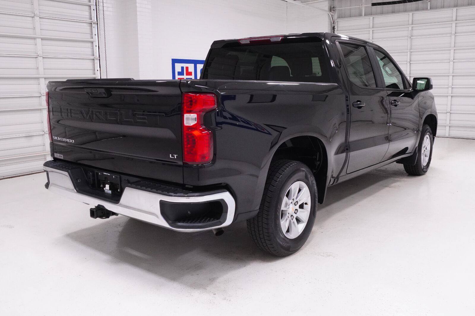 Used 2025 Chevrolet Silverado 1500 LT RWD image 25