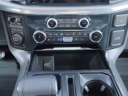 Certified 2025 Ford F150 Lariat w/ Equipment Group 501A Mid image 19