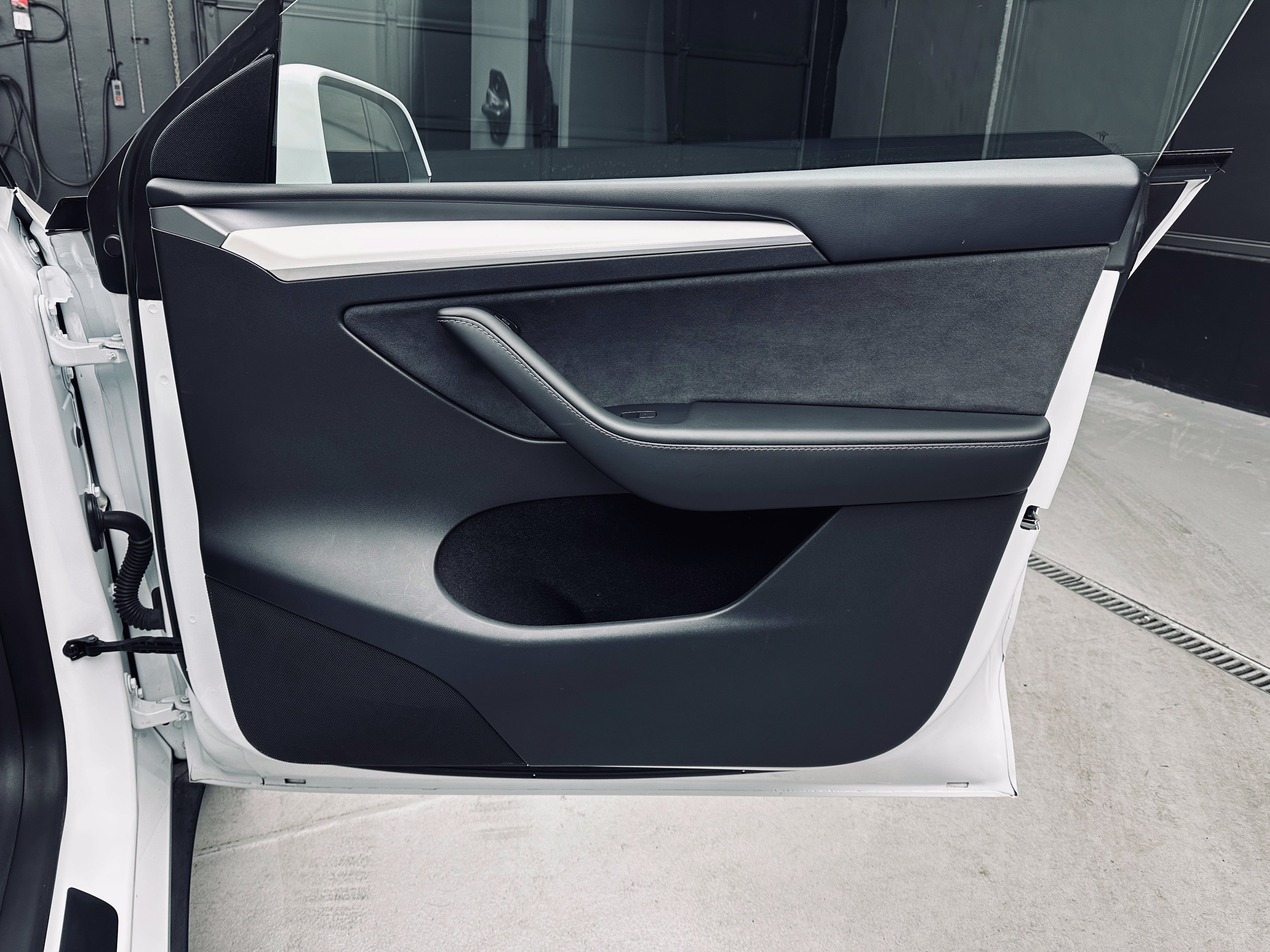 Used 2023 Tesla Model Y Long Range AWD/4WD image 25