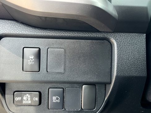 Used 2023 Toyota Tacoma SR5 AWD/4WD image 28