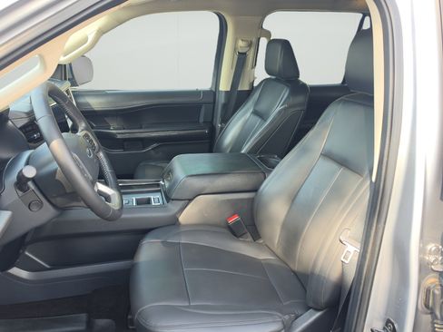 Used 2022 Ford Expedition XLT RWD image 9