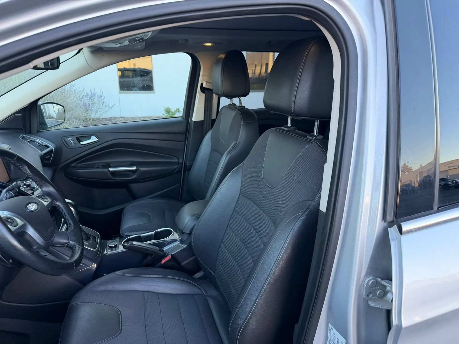 Used 2013 Ford Escape Titanium w/ Parking Technology Pkg FWD image 10