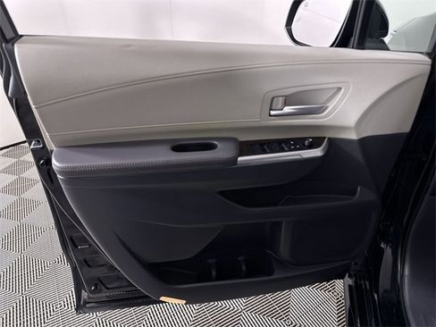 Used 2024 Toyota Sienna XLE image 23