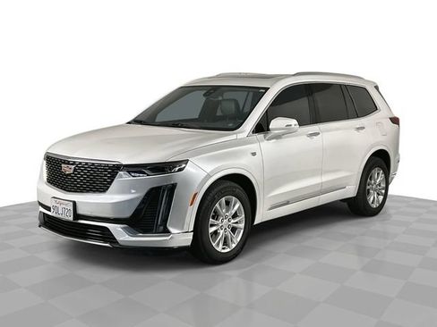 Used 2022 Cadillac XT6 Luxury FWD image 1