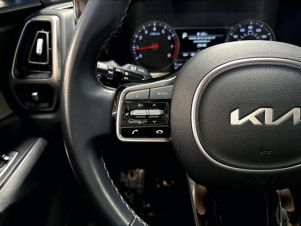 Certified 2023 Kia Sorento X-Line EX AWD/4WD image 16