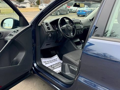 Used 2013 Volkswagen Tiguan S image 10