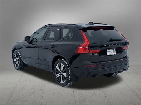 Certified 2025 Volvo XC60 T8 Plus w/ Protection Package Premier image 4