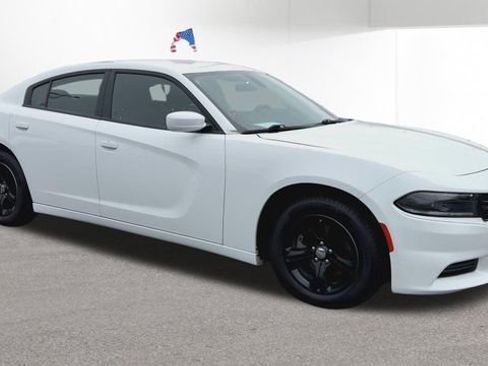 Used 2022 Dodge Charger SXT RWD image 2
