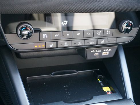 New 2026 Subaru Outback Limited AWD/4WD image 13