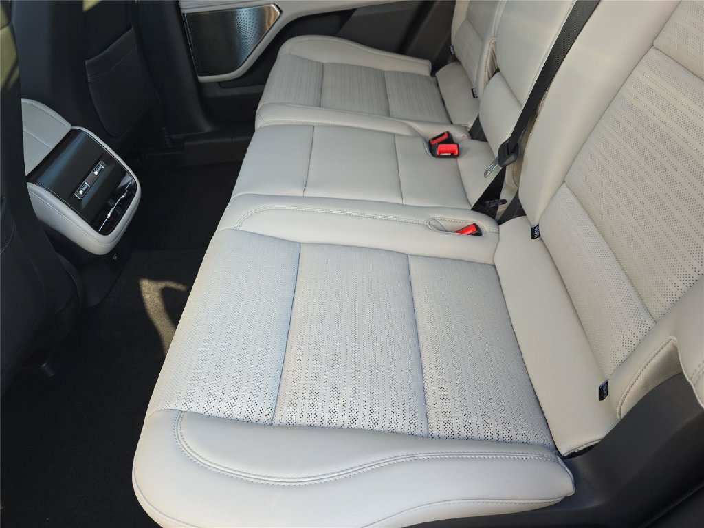 New 2026 Lincoln Nautilus Reserve AWD/4WD image 9
