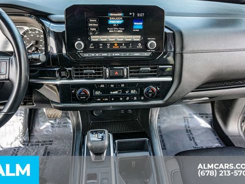 Used 2025 Nissan Pathfinder SV image 39