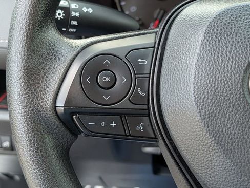 Used 2022 Toyota RAV4 LE image 21