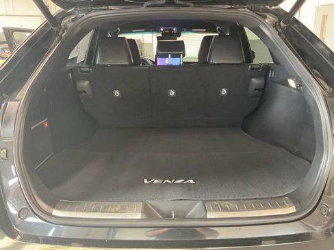 Used 2023 Toyota Venza Limited image 20