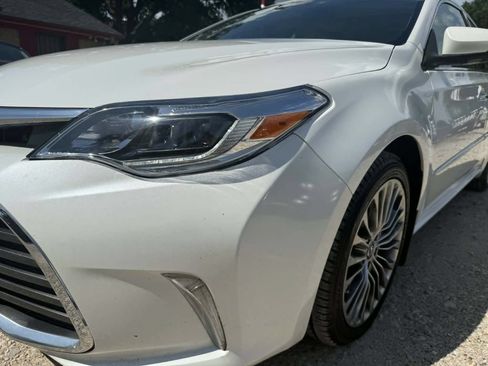 Used 2016 Toyota Avalon Limited w/ Toyota Safety Sense Package FWD image 2