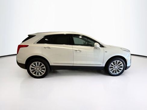 Used 2018 Cadillac XT5 Platinum w/ Driver Assist Package image 7