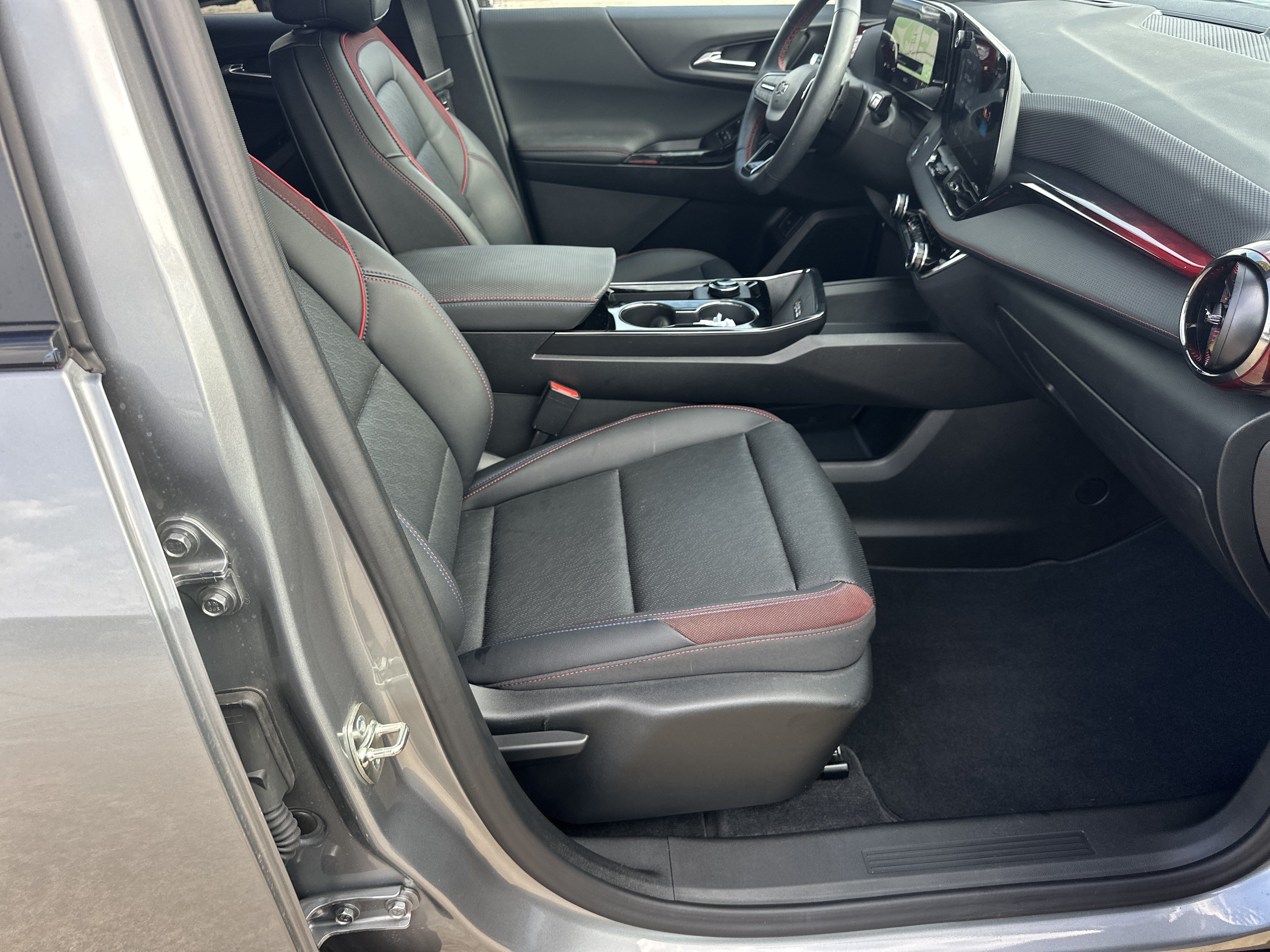 Certified 2025 Chevrolet Equinox RS AWD/4WD image 14